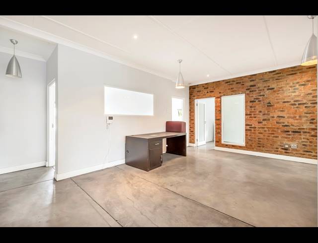 329M² BUSINESS FOR SALE IN GREENSIDE